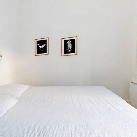 Superbe DUPLEX de 70m2 avec 2 CHAMBRES en HYPER CENTRE au CALME sur COUR classé 3 ETOILES avec PARKING en option La Rochelle  Exterior foto