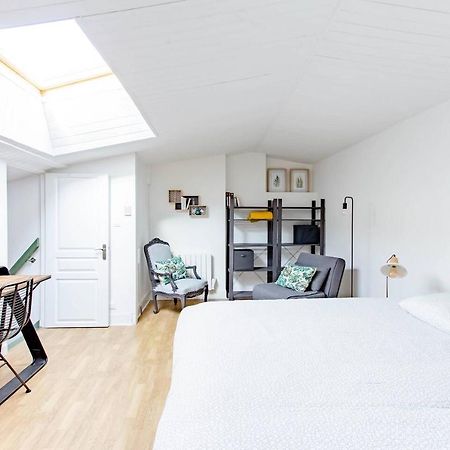 Superbe DUPLEX de 70m2 avec 2 CHAMBRES en HYPER CENTRE au CALME sur COUR classé 3 ETOILES avec PARKING en option La Rochelle  Exterior foto