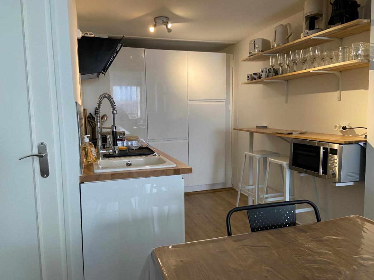 Superbe DUPLEX de 70m2 avec 2 CHAMBRES en HYPER CENTRE au CALME sur COUR classé 3 ETOILES avec PARKING en option La Rochelle  Exterior foto
